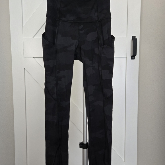 LULULEMON BUNDLE 4 Leggings, 1 Short, 1 Top SIZE 2 - Picture 8 of 16